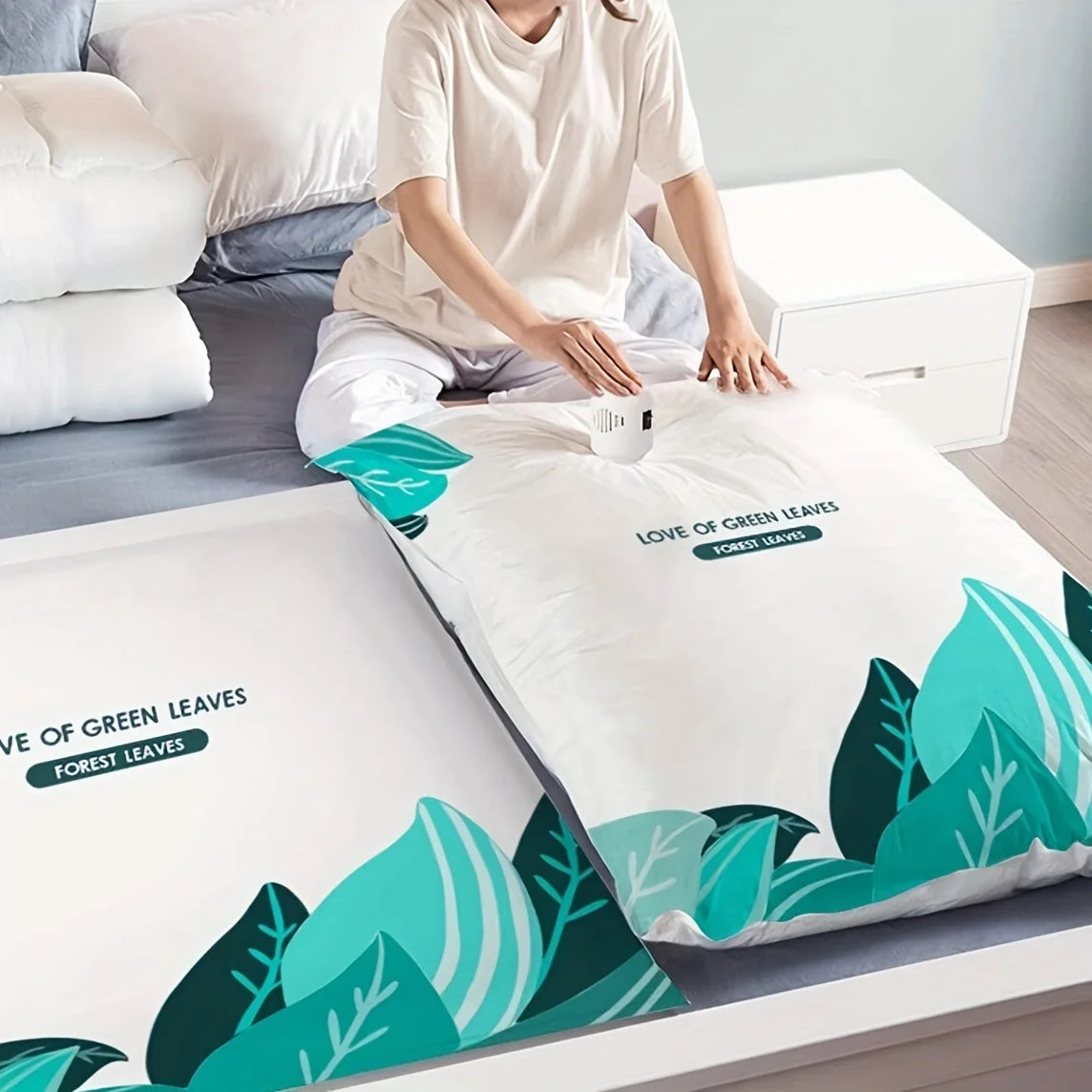 1PC-Reusable Vacuum Storage Bag Travel Clothes Blankets Comforters Compression Space Saving and Special