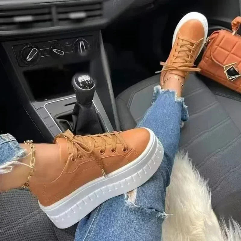 New 2024 Autumn Women Shoes Leisure Sports Fashion White Shoes for Woman Online Celebrity Increased Thick Sole Platform Sneakers