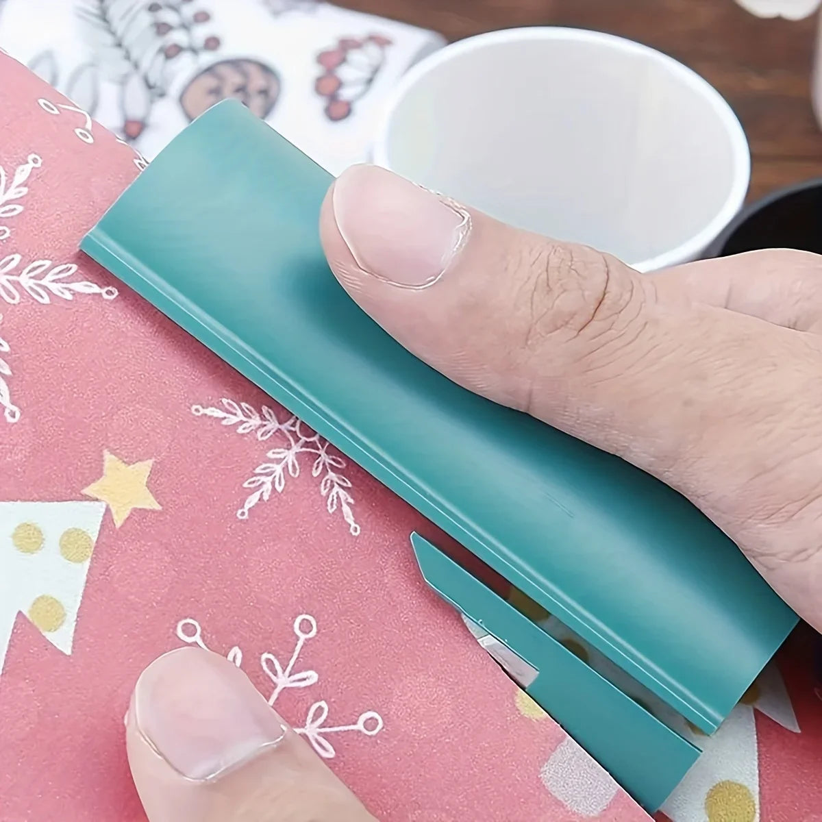 1pc Portable Mini Paper Cutting Machine Christmas Packaging Paper Cutting Knife Cutting Wrapping Paper Cutter