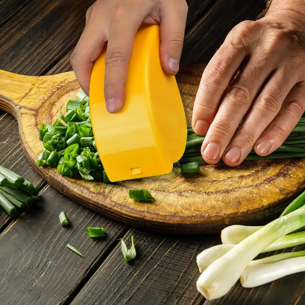 Parsley Chopper Roller Manual Scallion Cutter with 6 Stainless Steel Blade Detachable Herb Roller Mincer Vegetable Chopper Tools
