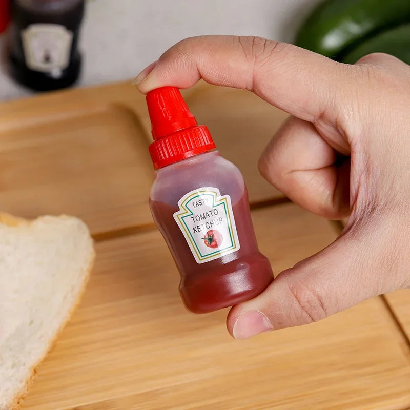 2pcs Mini Sauce Bottle Refillable Ketchup Honey Salad Containers Bottles Portable Sauce Jars Lunch Box Dressing Dispensers Box