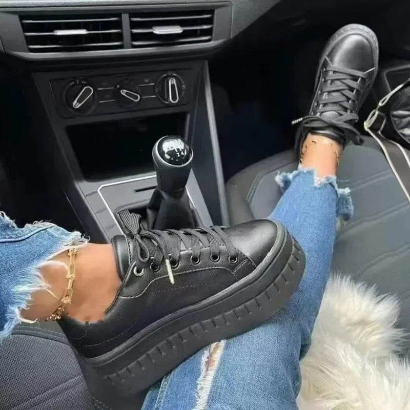 New 2024 Autumn Women Shoes Leisure Sports Fashion White Shoes for Woman Online Celebrity Increased Thick Sole Platform Sneakers
