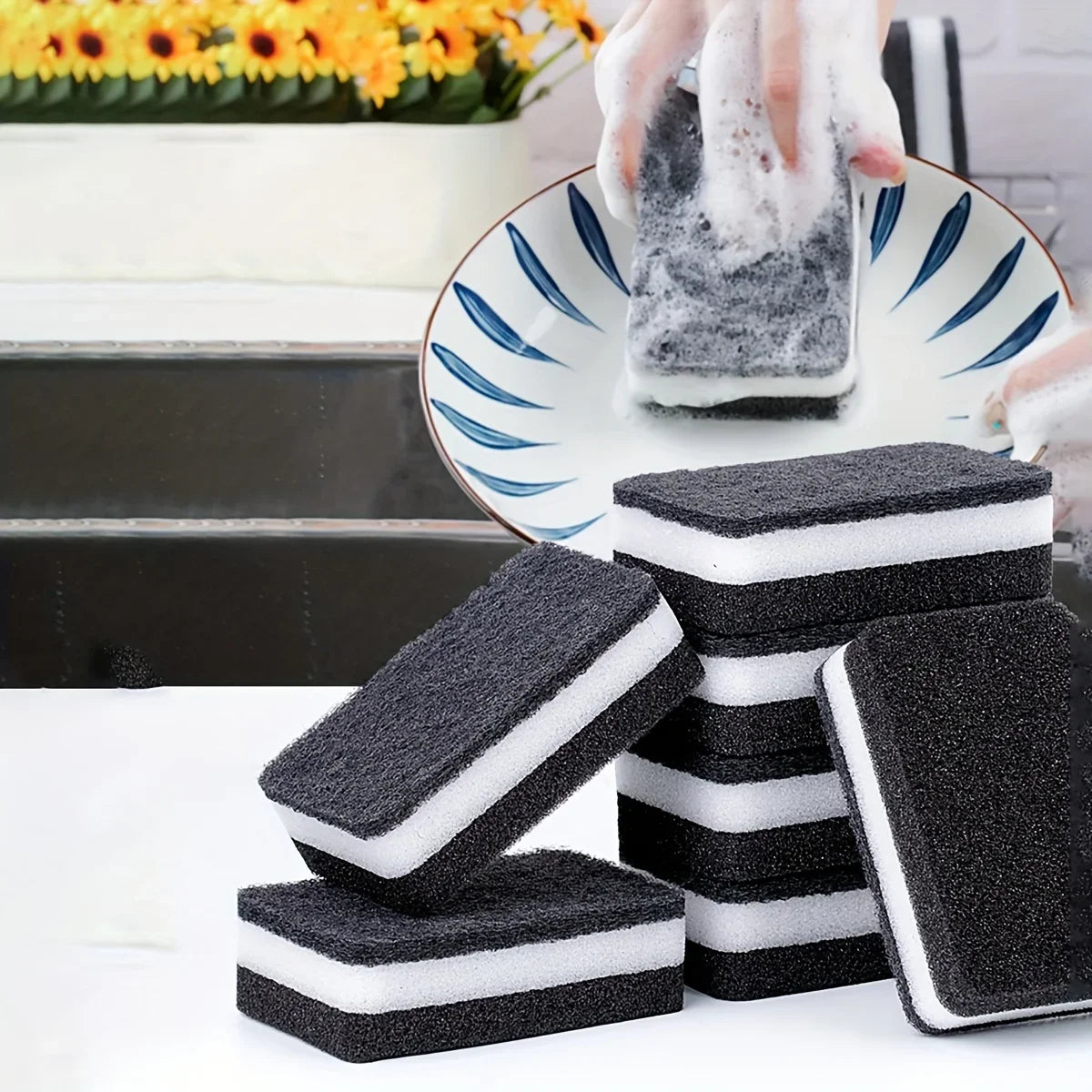 Black sandwiched white double-sided thickened dishwashing sponge