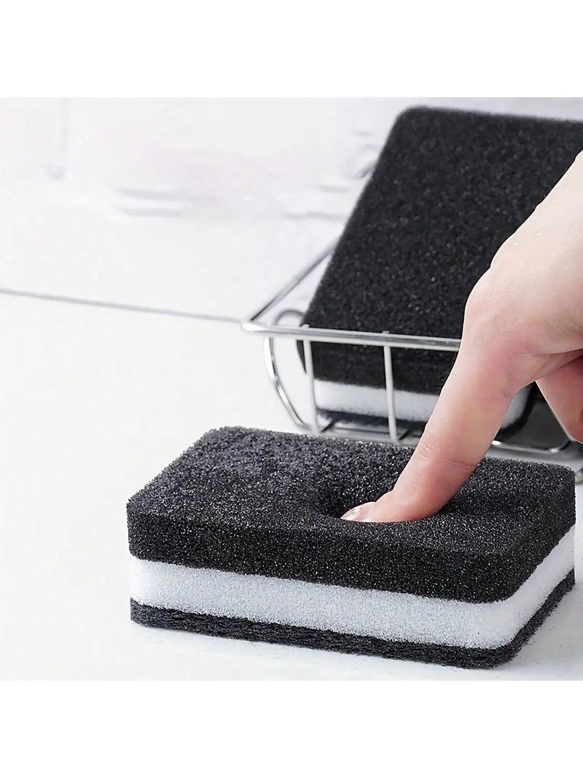 Black sandwiched white double-sided thickened dishwashing sponge